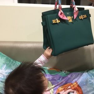 Meet your Posher, Bam